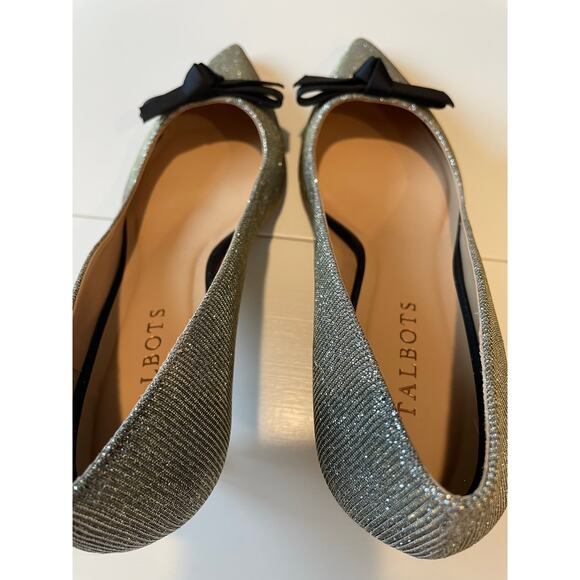 Talbots Erica Bow Detail Kitten Heel Pumps NWOB Metallic Shimmery Sz 8.5 Chic - Picture 12 of 15